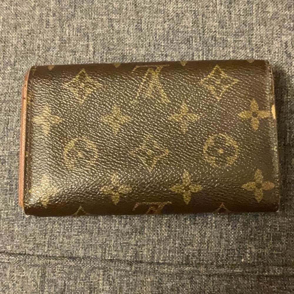 Louis Vuitton Leather Wallet With COA - Picture 3 of 16